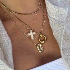 Brand new EVRY JEWELS Chunky Gold Cross Pendant Necklace